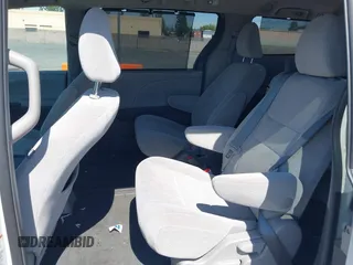 2016 Toyota Sienna LE AAS with VIN 5TDKK3DC6GS732942, listed as a IAAI auction lot 41841706 with 37,114 mi miles. Bid and sale history available at carsss.com. Image 8.