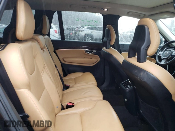 2016 Volvo XC90 T6 Momentum with VIN YV4A22PK1G1050196, listed as a Copart auction lot 71748792 with 137,525 mi miles. Bid and sale history available at carsss.com. Image 11.