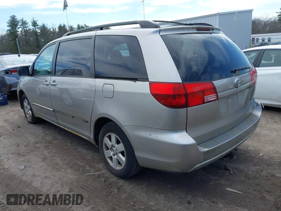 2005 Toyota Sienna CE with VIN 5TDZA23C85S322640, listed as a IAAI auction lot 42022461 with 294,074 mi miles. Bid and sale history available at carsss.com. Image 3.