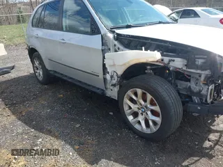 2012 BMW X5 35i z VIN 5UXZV4C56CL986384, wystawiony jako IAAI lot #41986665 z przebiegiem Nie podano mil oraz . Historia ofert i sprzedaży dostępna na DreamBid. Obrazek 20.