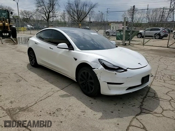 2021 Tesla Model 3 Standard Range Plus z VIN 5YJ3E1EA4MF943036, wystawiony jako Copart lot #54008355 z przebiegiem 62 981 mil mil oraz Szkoda całkowita • Salvage title. Historia ofert i sprzedaży dostępna na DreamBid. Obrazek 13.