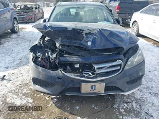 2014 Mercedes-Benz E 350 Luxury with VIN WDDHF8JB3EB029025, listed as a IAAI auction lot 41402573 with Not provided miles and . Bid and sale history available at DreamBid. Image 6.