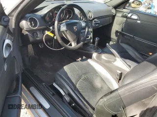 2006 Porsche Boxster z VIN WP0CA29806U711990, wystawiony jako Copart lot #56735625 z przebiegiem 110 892 mil mil oraz Czysty tytuł • Clean title. Historia ofert i sprzedaży dostępna na DreamBid. Obrazek 8.