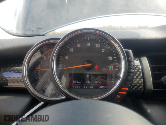 2015 MINI Hardtop S with VIN WMWXP7C59F2A34428, listed as a Copart auction lot 50697285 with 131,564 mi miles and Salvage Title. Bid and sale history available at DreamBid. Image 9.
