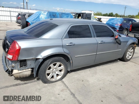 2007 Chrysler 300 Signature with VIN 2C3KA53G67H827796, listed as a Copart auction lot 71590594 with 169,547 mi miles and Salvage Title. Bid and sale history available at carsss.com. Image 3.