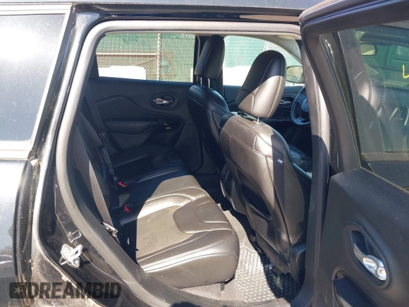 2019 Jeep Cherokee Latitude Plus with VIN 1C4PJMLB3KD321381, listed as a IAAI auction lot 42074933 with 181,575 mi miles and . Bid and sale history available at DreamBid. Image 8.