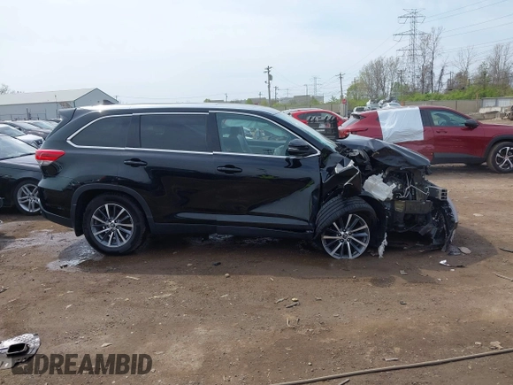 2019 Toyota Highlander SE with VIN 5TDJZRFH6KS716980, listed as a IAAI auction lot 42020293 with Not provided miles and . Bid and sale history available at DreamBid. Image 13.