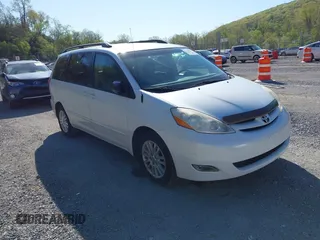2008 Toyota Sienna XLE with VIN 5TDZK22C08S100113, listed as a IAAI auction lot 42118757 with 232,372 mi miles and . Bid and sale history available at DreamBid. Image 1.