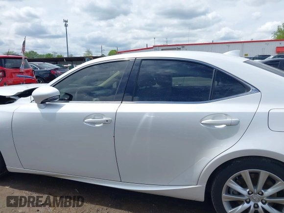2016 Lexus IS 300/350 z VIN JTHCM1D27G5004688, wystawiony jako IAAI lot #42194075 z przebiegiem 112 250 mil mil oraz . Historia ofert i sprzedaży dostępna na DreamBid. Obrazek 14.