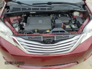 2015 Toyota Sienna XLE with VIN 5TDYK3DC4FS643881, listed as a Copart auction lot 56684635 with 137,781 mi miles and Salvage Title. Bid and sale history available at DreamBid. Image 12.
