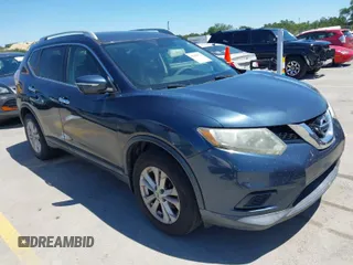 2015 Nissan Rogue S with VIN 5N1AT2MT5FC784917, listed as a IAAI auction lot 42088873 with 186,857 mi miles. Bid and sale history available at carsss.com. Image 1.
