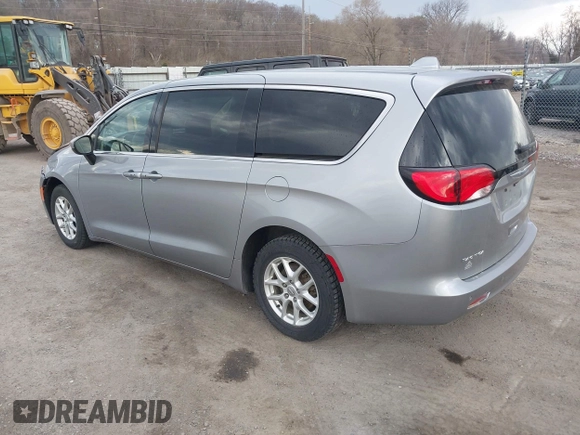 2018 Chrysler Pacifica Touring with VIN 2C4RC1DGXJR177738, listed as a IAAI auction lot 41895939 with 194,788 mi miles and . Bid and sale history available at DreamBid. Image 3.