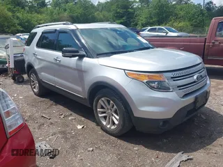 2014 Ford Explorer XLT with VIN 1FM5K8D84EGA21359, listed as a IAAI auction lot 42166860 with 191,004 mi miles and . Bid and sale history available at carsss.com. Image 1.