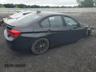 2017 BMW 3 Series 320i xDrive z VIN WBA8A3C34HA067209, wystawiony jako Copart lot #61074805 z przebiegiem 93 838 mil mil oraz Szkoda całkowita • Salvage title. Historia ofert i sprzedaży dostępna na DreamBid. Obrazek 3.