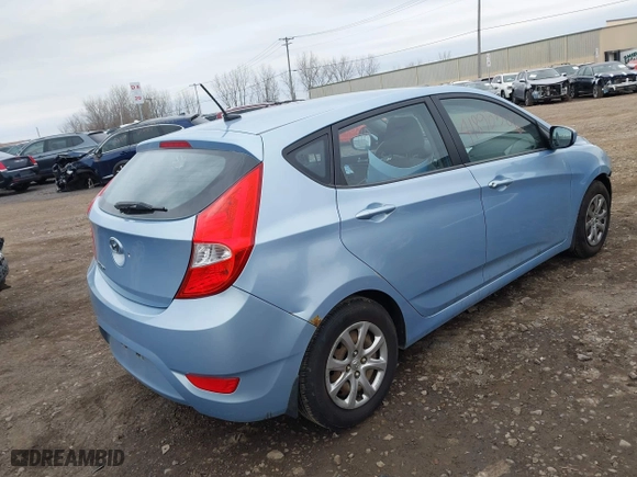 2013 Hyundai Accent GL with VIN KMHCT5AE8DU073123, listed as a IAAI auction lot 41895506 with 78,777 mi miles. Bid and sale history available at carsss.com. Image 4.