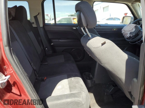 2014 Jeep Patriot Sport z VIN 1C4NJPBB2ED881049, wystawiony jako Copart lot #57363385 z przebiegiem 169 405 mil mil oraz Szkoda całkowita • Salvage title. Historia ofert i sprzedaży dostępna na DreamBid. Obrazek 10.