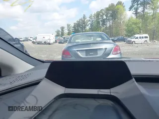 2024 Toyota Prius LE z VIN JTDACAAU3R3041074, wystawiony jako IAAI lot #41962281 z przebiegiem Nie podano mil oraz . Historia ofert i sprzedaży dostępna na DreamBid. Obrazek 15.