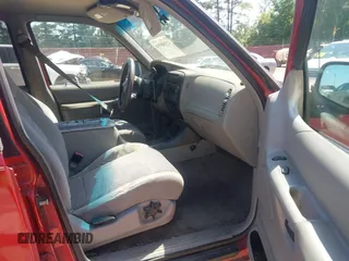 2000 Ford Explorer XLT with VIN 1FMZU63P7YZA68094, listed as a IAAI auction lot 42188950 with 210,747 mi miles and . Bid and sale history available at DreamBid. Image 8.
