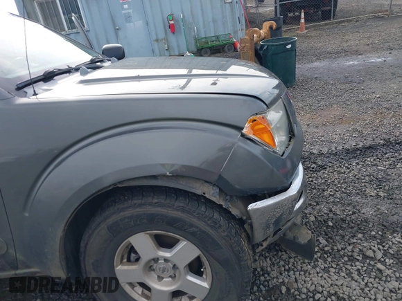 2007 Nissan Frontier SE z VIN 1N6AD06U97C442798, wystawiony jako IAAI lot #41548424 z przebiegiem 230 153 mil mil oraz . Historia ofert i sprzedaży dostępna na DreamBid. Obrazek 6.