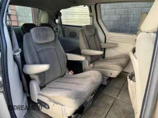 2005 Chrysler Town & Country LX with VIN 2C8GP44R15R541631, listed as a Copart auction lot 42972425 with 149,439 mi miles and Clean Title. Bid and sale history available at carsss.com. Image 6.