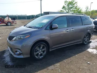 2015 Toyota Sienna SE с VIN 5TDXK3DC5FS640306, выставлен на аукционе IAAI как лот 42109088 с пробегом 162 383 миль миль и . История ставок и продаж доступна на DreamBid. Изображение 2.