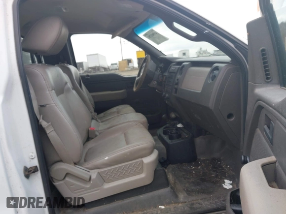 2009 Ford F-150 XL z VIN 1FTRF14W29KB57895, wystawiony jako IAAI lot #41901281 z przebiegiem 233 792 mil mil oraz . Historia ofert i sprzedaży dostępna na DreamBid. Obrazek 5.