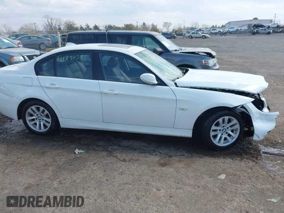 2006 BMW 3 Series 325i with VIN WBAVB13536KX69521, listed as a IAAI auction lot 41832395 with 182,106 mi miles. Bid and sale history available at carsss.com. Image 14.