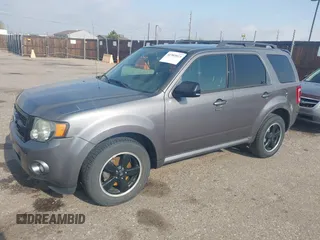 2011 Ford Escape XLT с VIN 1FMCU9D78BKC39019, выставлен на аукционе IAAI как лот 41903813 с пробегом 226 401 миль миль и . История ставок и продаж доступна на DreamBid. Изображение 17.