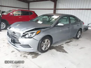 2016 Hyundai Sonata SE with VIN 5NPE24AF0GH375684, listed as a IAAI auction lot 42008639 with 172,199 mi miles and . Bid and sale history available at carsss.com. Image 17.