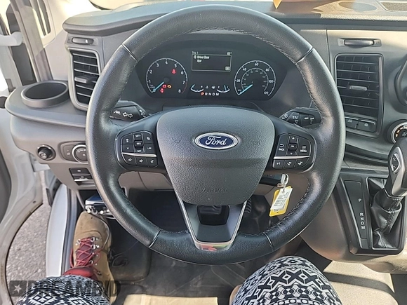 2023 Ford Transit Passenger XL z VIN 1FBAX9C86PKA70756, wystawiony jako IAAI lot #42731060 z przebiegiem 23 399 mil mil oraz . Historia ofert i sprzedaży dostępna na DreamBid. Obrazek 10.