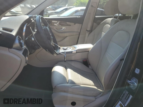 2018 Mercedes-Benz GLC 300 with VIN WDC0G4JB8JV061971, listed as a Copart auction lot 61849395 with 55,549 mi miles and Salvage title. Bid and sale history available at DreamBid. Image 7.
