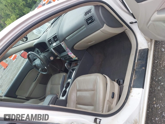 2010 Ford Fusion Hybrid with VIN 3FADP0L30AR200029, listed as a IAAI auction lot 42394846 with 192,634 mi miles and . Bid and sale history available at DreamBid. Image 5.