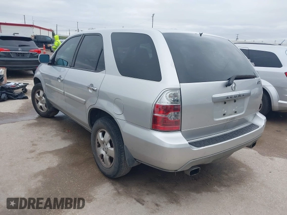 2005 Acura MDX with VIN 2HNYD18245H557011, listed as a IAAI auction lot 41572677 with 275,411 mi miles. Bid and sale history available at carsss.com. Image 3.
