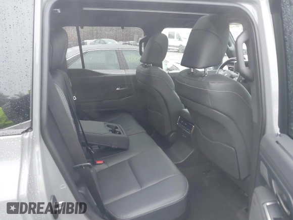 2024 Lexus GX 550 Luxury with VIN JTJVBCDX6R5002471, listed as a IAAI auction lot 41014710 with 6,804 mi miles and . Bid and sale history available at DreamBid. Image 8.