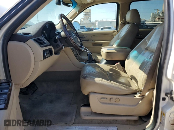 2011 Cadillac Escalade ESV Premium z VIN 1GYS3JEF2BR333246, wystawiony jako Copart lot #47197395 z przebiegiem 177 400 mil mil oraz Czysty tytuł • Clean title. Historia ofert i sprzedaży dostępna na DreamBid. Obrazek 7.