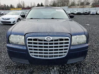 2005 Chrysler 300 with VIN 2C3JA43R75H169166, listed as a Copart auction lot 84252574 with 181,634 mi miles and Salvage Title. Bid and sale history available at carsss.com. Image 5.