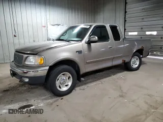 2001 Ford F-150 XL with VIN 1FTRX18L21NB49912, listed as a Copart auction lot 53492365 with 137,171 mi miles and Non Repairable. Bid and sale history available at carsss.com. Image 1.