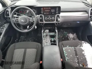 2021 Kia Sorento LX z VIN 5XYRGDLC5MG052952, wystawiony jako Copart lot #88166955 z przebiegiem 67 725 mil mil oraz Szkoda całkowita • Salvage title. Historia ofert i sprzedaży dostępna na DreamBid. Obrazek 8.