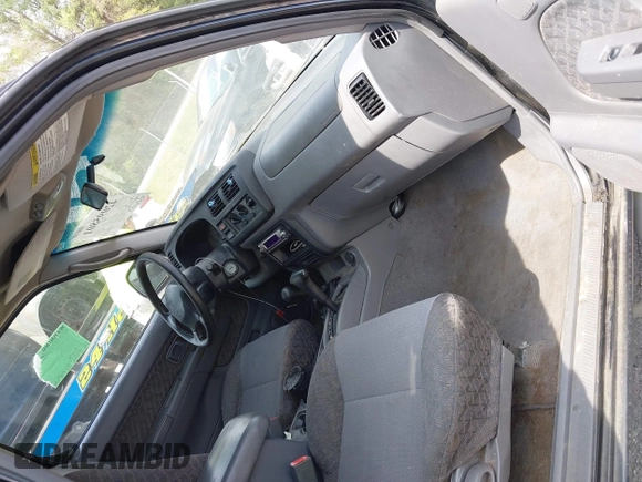2000 Nissan Xterra XE with VIN 5N1ED28Y9YC604703, listed as a IAAI auction lot 42095801 with 250,603 mi miles. Bid and sale history available at carsss.com. Image 5.