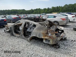 2022 BMW M8 Competition z VIN WBSGV0C07NCH63310, wystawiony jako Copart lot #60612124 z przebiegiem Nie podano mil oraz Nie do naprawy. Historia ofert i sprzedaży dostępna na DreamBid. Obrazek 2.