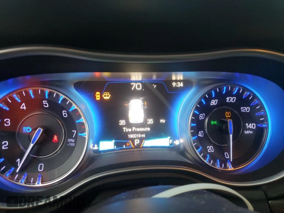 2015 Chrysler 300 Limited with VIN 2C3CCAAG8FH801869, listed as a Copart auction lot 54488135 with 190,019 mi miles and Salvage Title. Bid and sale history available at DreamBid. Image 9.