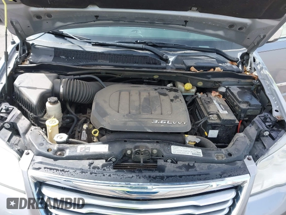 2013 Chrysler Town & Country Limited with VIN 2C4RC1GGXDR548106, listed as a IAAI auction lot 41890220 with 189,908 mi miles. Bid and sale history available at carsss.com. Image 10.