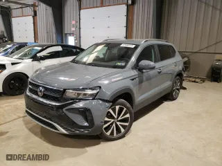 2022 Volkswagen Taos SE with VIN 3VVWX7B27NM074471, listed as a Copart auction lot 42496223 with 8,395 mi miles. Bid and sale history available at carsss.com. Image 1.