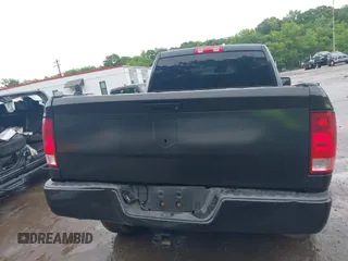 2017 Ram 1500 ST z VIN 1C6RR7FG3HS560371, wystawiony jako IAAI lot #42325044 z przebiegiem 103 660 mil mil oraz . Historia ofert i sprzedaży dostępna na DreamBid. Obrazek 16.
