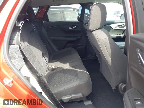 2021 Chevrolet Blazer LT z VIN 3GNKBHRS0MS559804, wystawiony jako IAAI lot #41684430 z przebiegiem 61 468 mil mil oraz . Historia ofert i sprzedaży dostępna na DreamBid. Obrazek 8.
