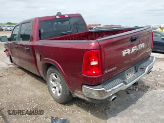 2025 Ram 1500 Big Horn with VIN 1C6SRFFP0SN583236, listed as a IAAI auction lot 42109324 with 18,621 mi miles. Bid and sale history available at carsss.com. Image 3.