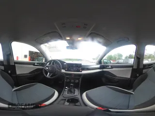 2025 Volkswagen Taos z VIN 3VV5C7B24SM004848, wystawiony jako IAAI lot #42118721 z przebiegiem 6378 mil mil oraz . Historia ofert i sprzedaży dostępna na DreamBid. Obrazek 18.