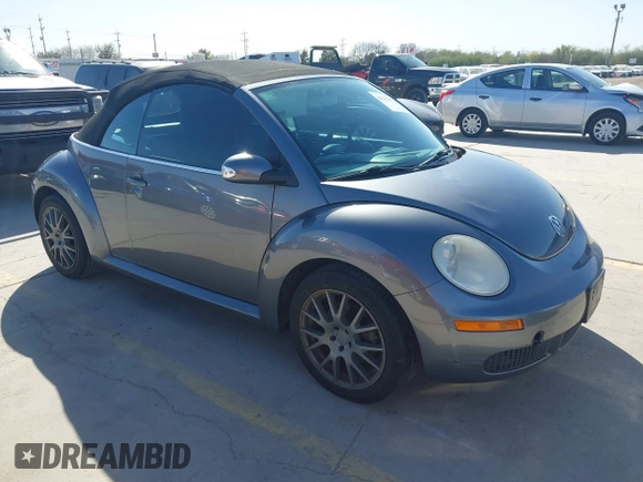 2006 Volkswagen Beetle z VIN 3VWRF31Y96M332050, wystawiony jako IAAI lot #41232267 z przebiegiem 83 450 mil mil oraz . Historia ofert i sprzedaży dostępna na DreamBid. Obrazek 1.