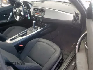 2008 BMW Z4 3.0i z VIN 4USBU33568LW75460, wystawiony jako Copart lot #53720855 z przebiegiem 188 105 mil mil oraz Szkoda całkowita • Salvage title. Historia ofert i sprzedaży dostępna na DreamBid. Obrazek 8.