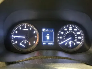 2018 Hyundai Tucson SE z VIN KM8J2CA47JU754245, wystawiony jako Copart lot #47880585 z przebiegiem 94 521 mil mil oraz Szkody całkowita. Historia ofert i sprzedaży dostępna na DreamBid. Obrazek 9.